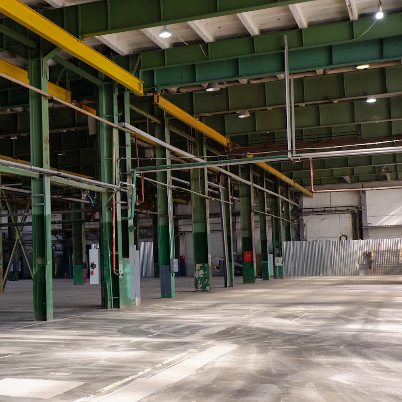 Çelik hangar taşıyıcı kolon ve kirişleri